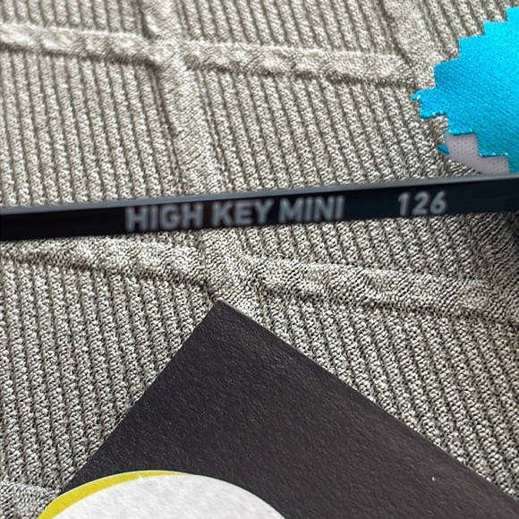 Quay High Key Mini 🕶️ - Picture 4 of 4